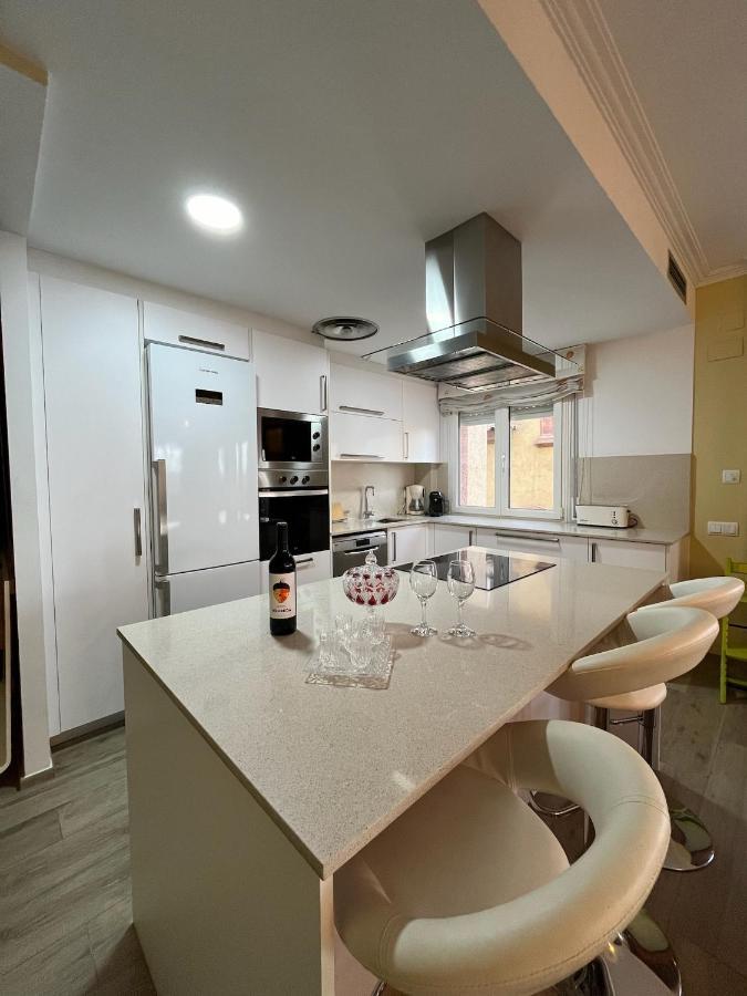 Seahomes Vacations - Nautic Maritime Apt Бланес Екстериор снимка